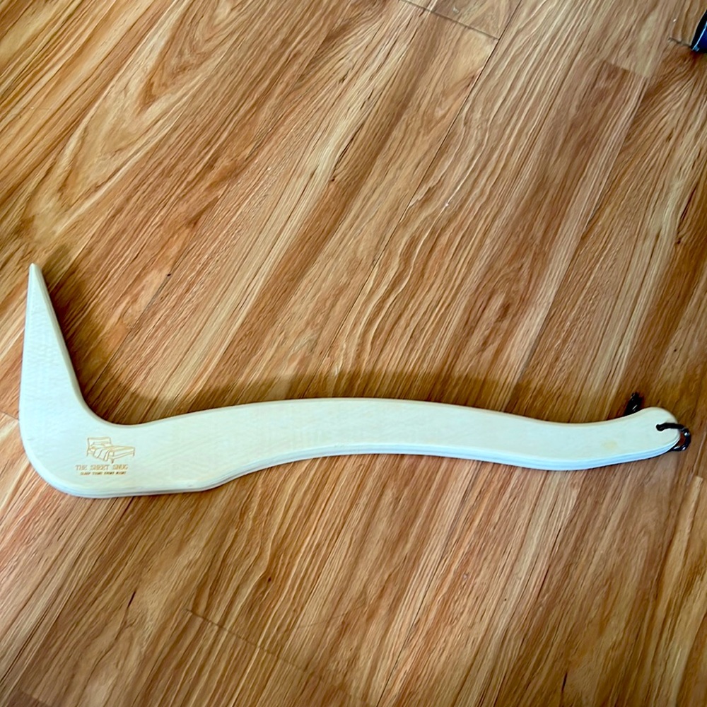 Bed Sheet Tucker Durable wood Bed Maker Tool Ergonomic Mattress Lifter Tool